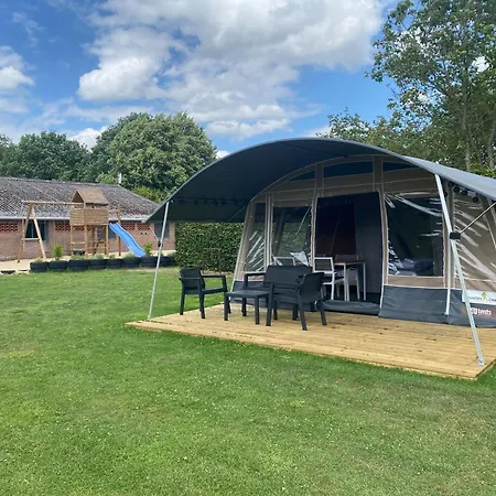 Tent Hondje Met Prive Sanitair Οργανωμένο κάμπινγκ