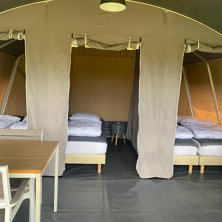 Campo de lujo Tent Hondje Met Privé Sanitair *