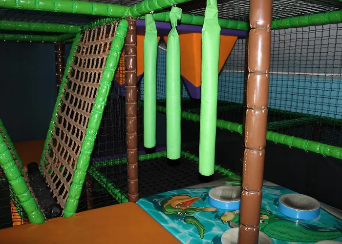 Tente de luxe Tent Hondje Met Privé Sanitair Nistelrode